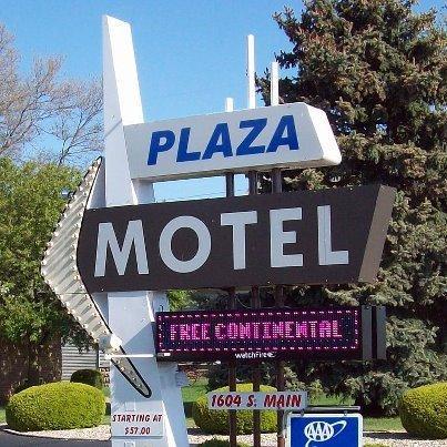 Plaza Motel Bryan Bagian luar foto