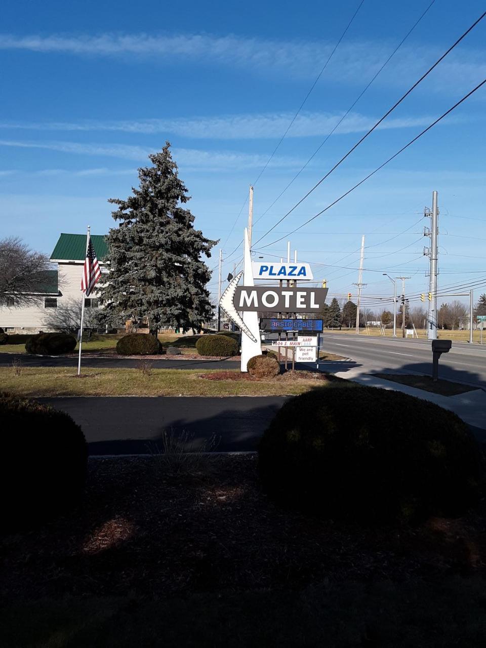 Plaza Motel Bryan Bagian luar foto