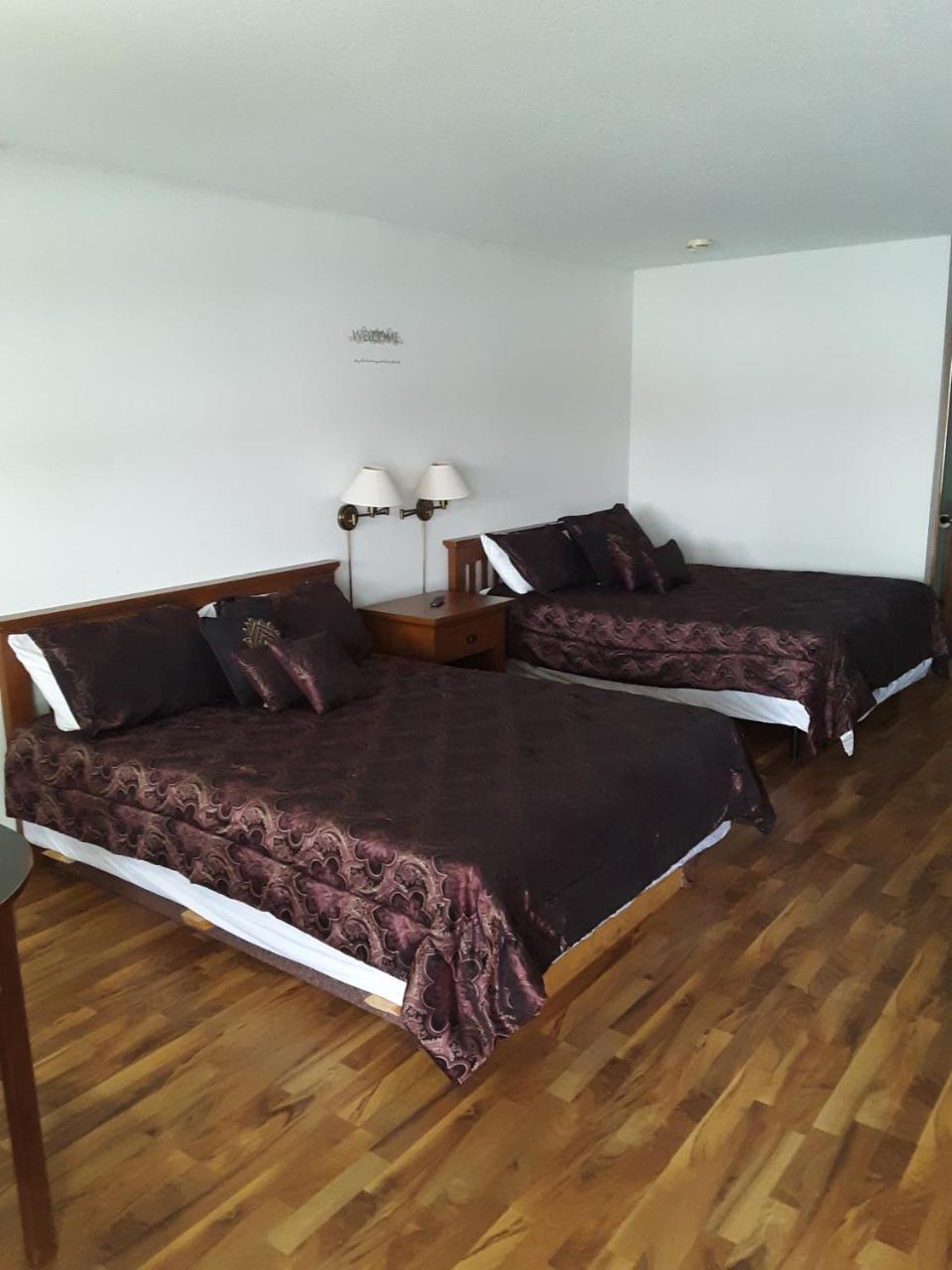 Plaza Motel Bryan Ruang foto