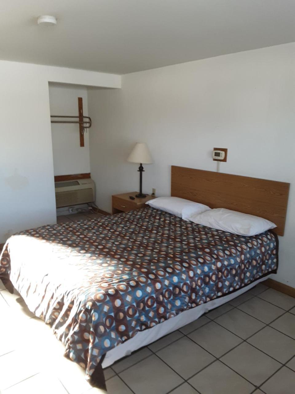Plaza Motel Bryan Ruang foto